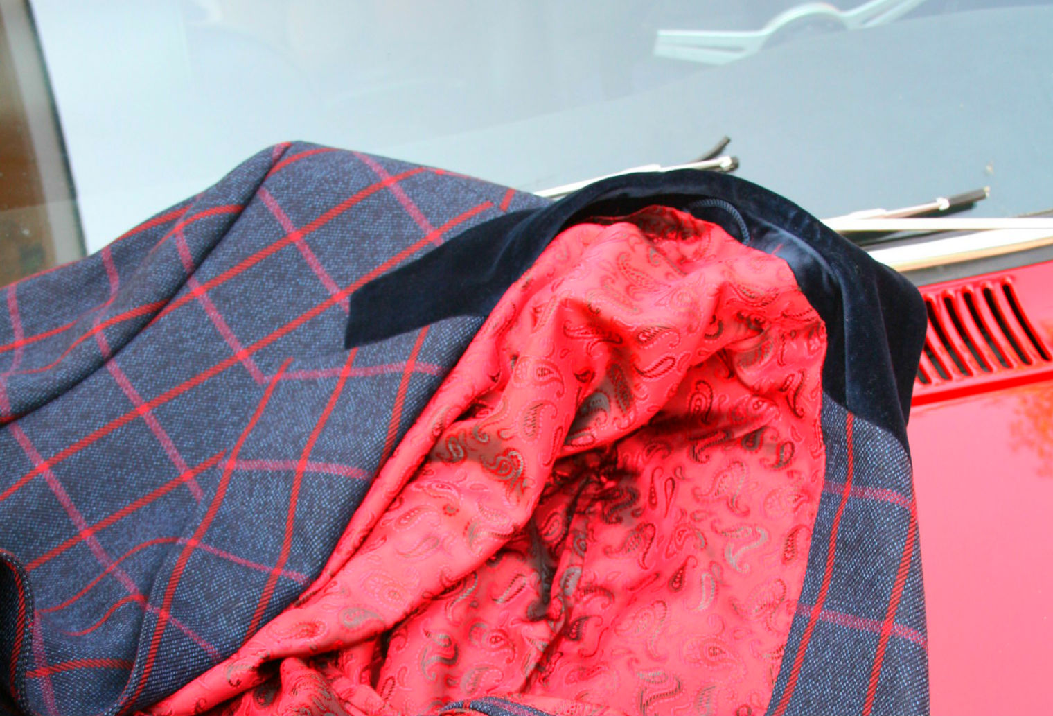 Men's overcoat with velvet collar on GTV